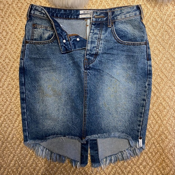 ARITZIA HIGH WAISTED DENIM MIDI SKIRT. Size 28. Condition LIKE NEW! - Picture 1 of 4